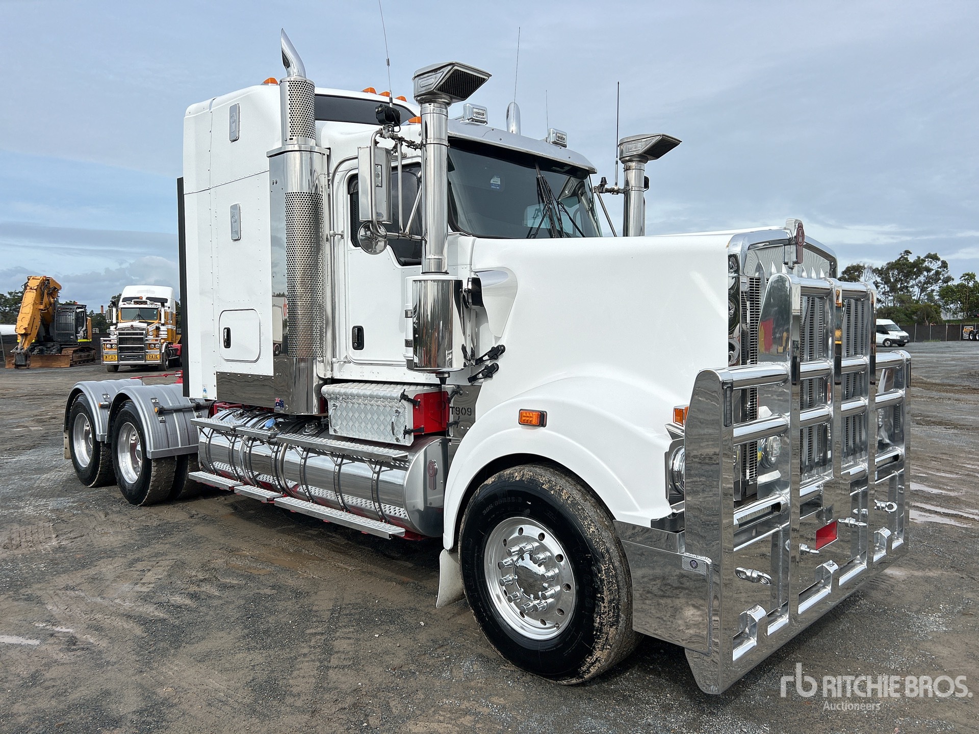 General Appearance with Picture, Left Front Corner