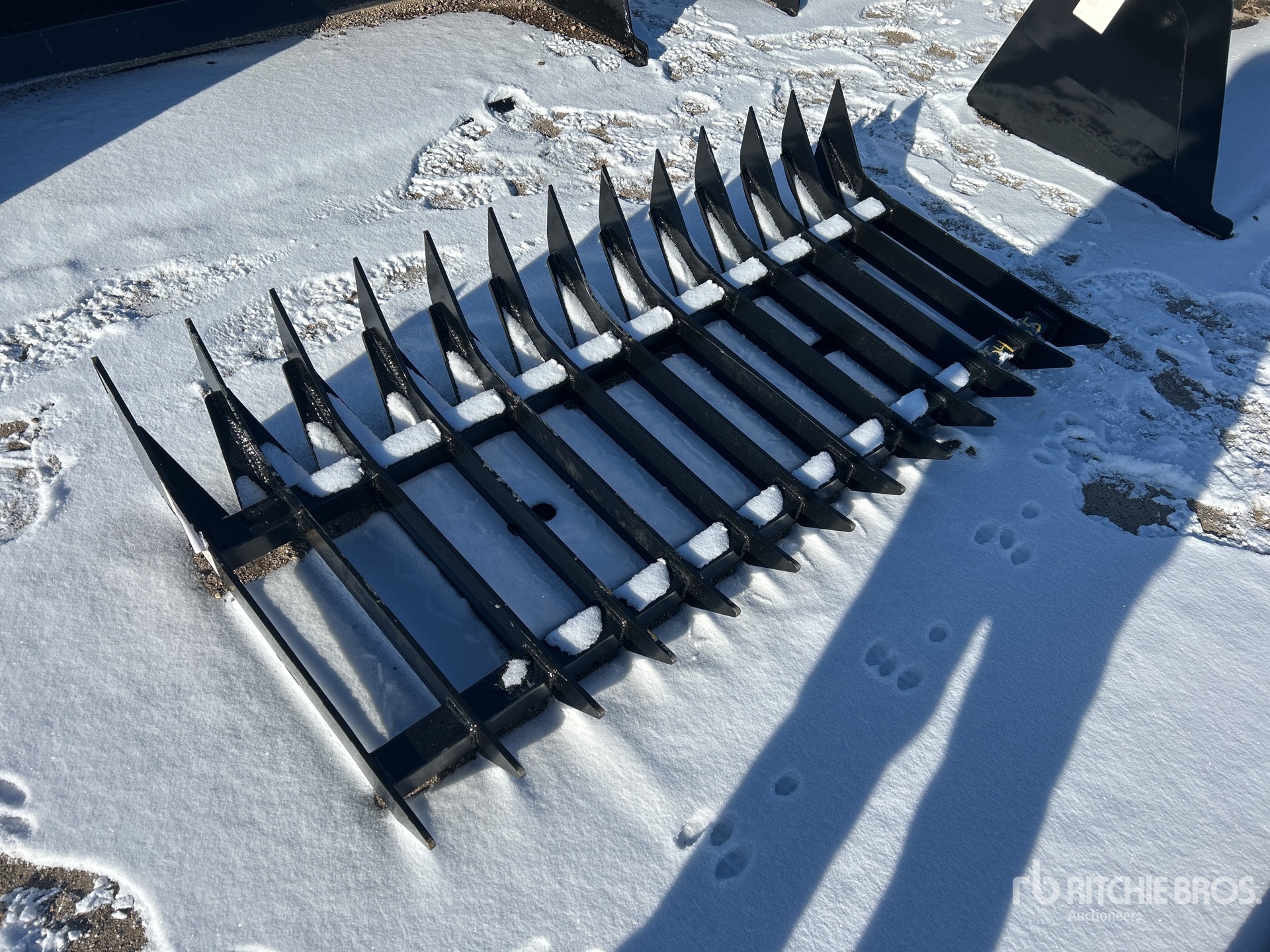 2024 TMG QT-RR-70 70 in Skid Steer Root Rake (Unused) | Ritchie Bros ...