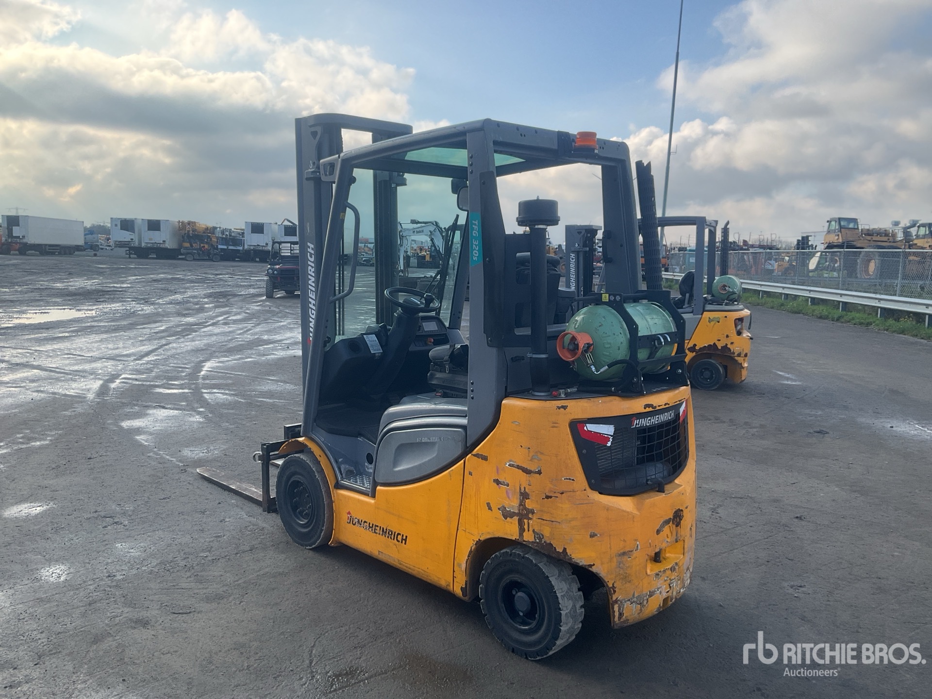 General Appearance with Picture, Left Rear Corner