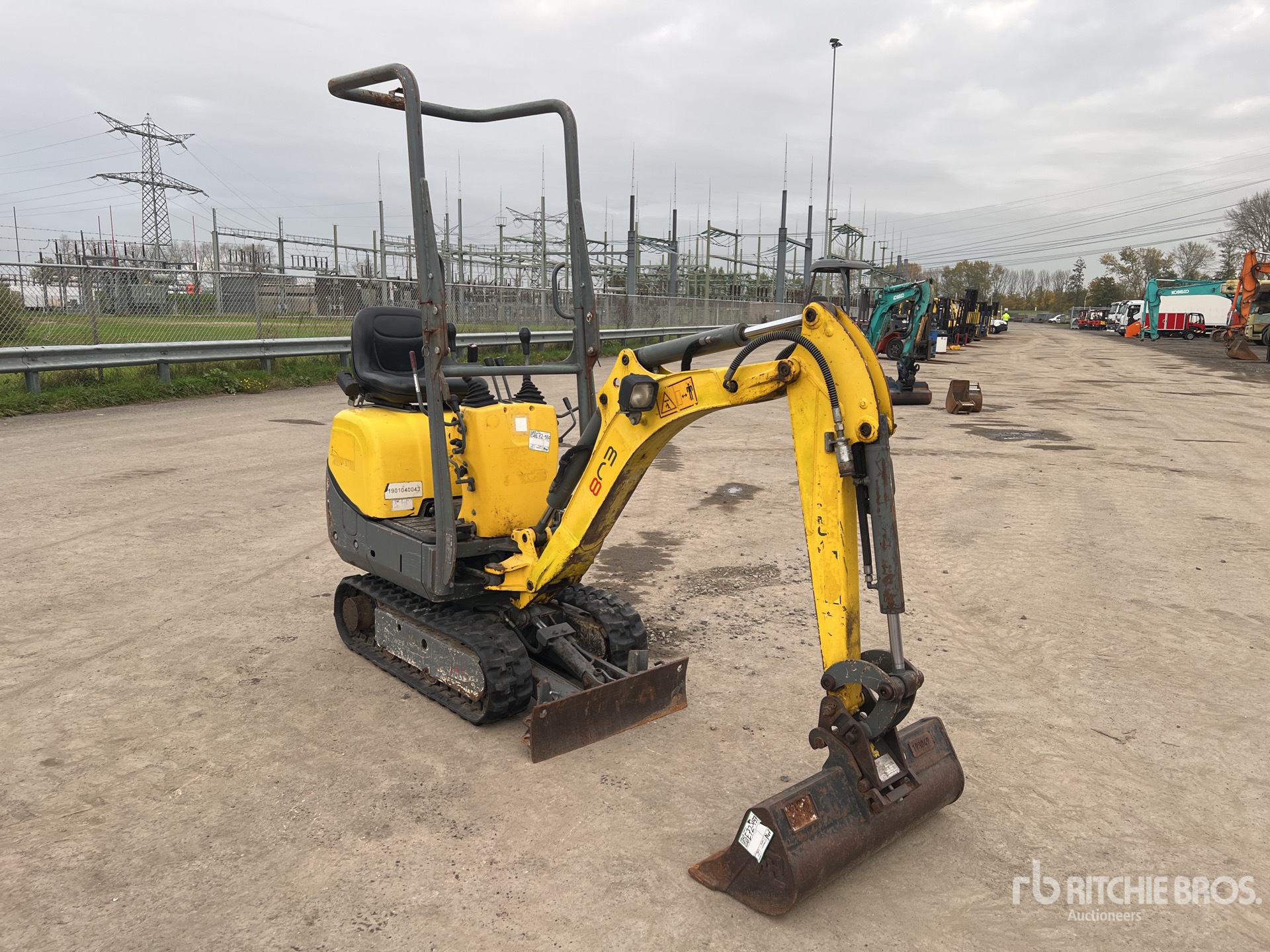 General Appearance with Picture, Right Front Corner