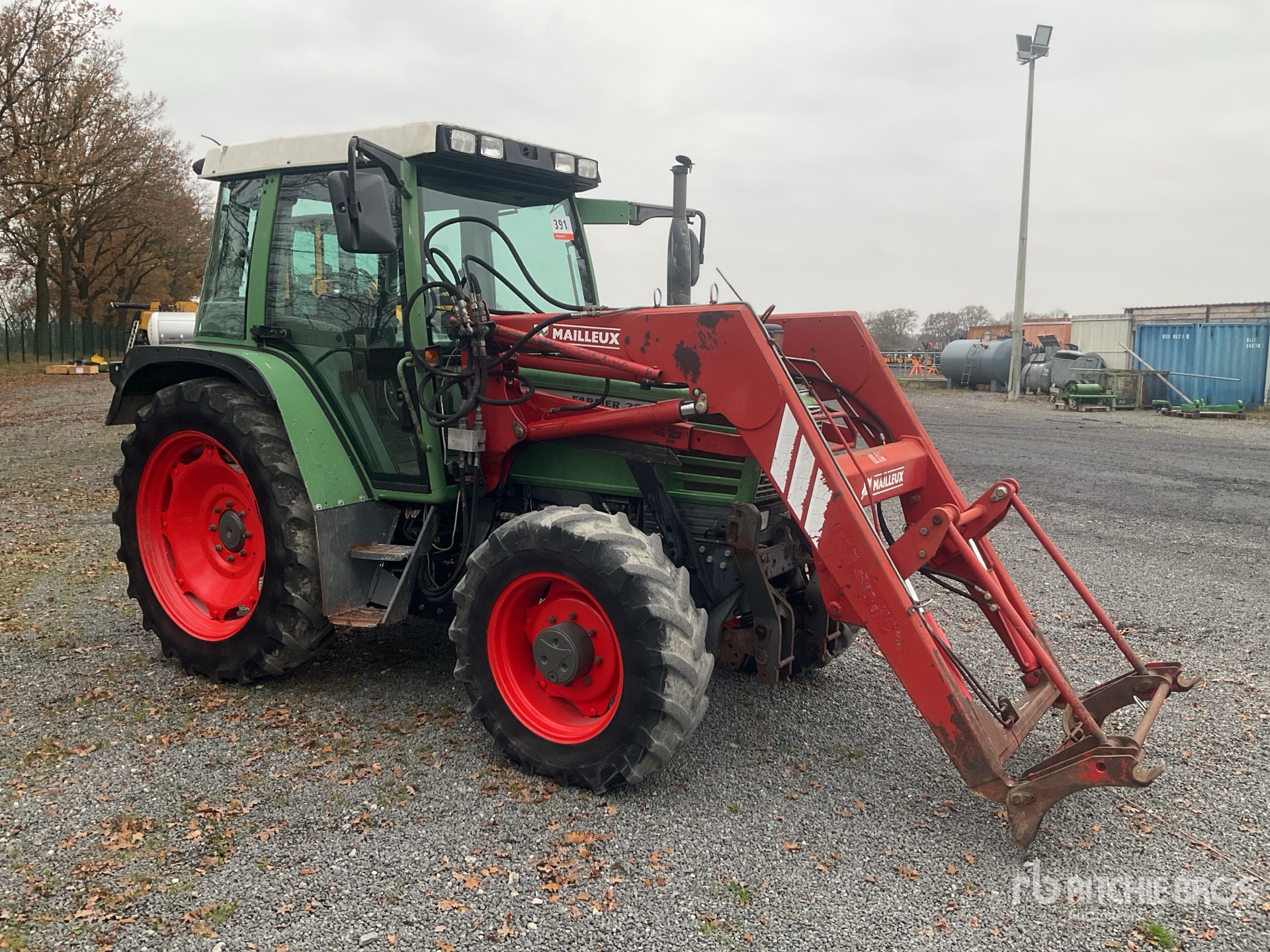 General Appearance with Picture, Right Front Corner