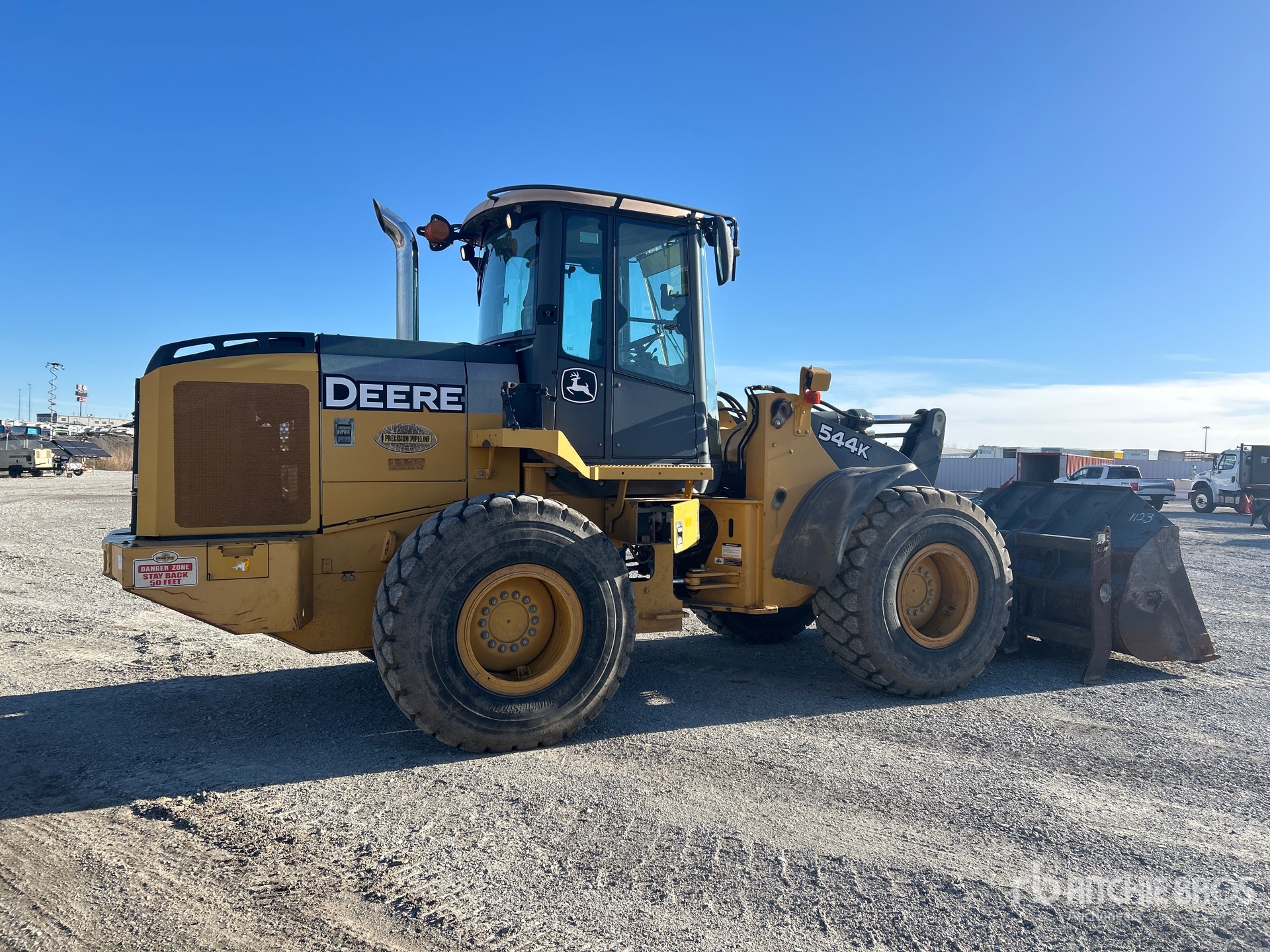 Aspect général with Image, coin arrière droit