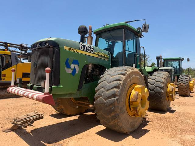 2003 John Deere 9320 Articulated 4WD Tractor