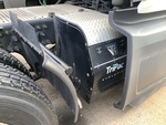 MN310109 - 2021 International LT625: Auxiliary Power Unit