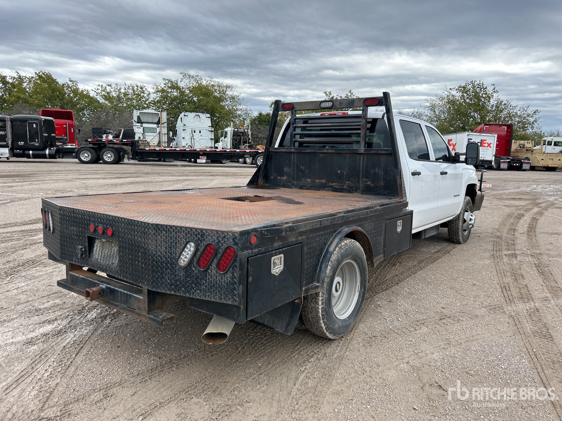 General Appearance with Picture, Right Rear Corner