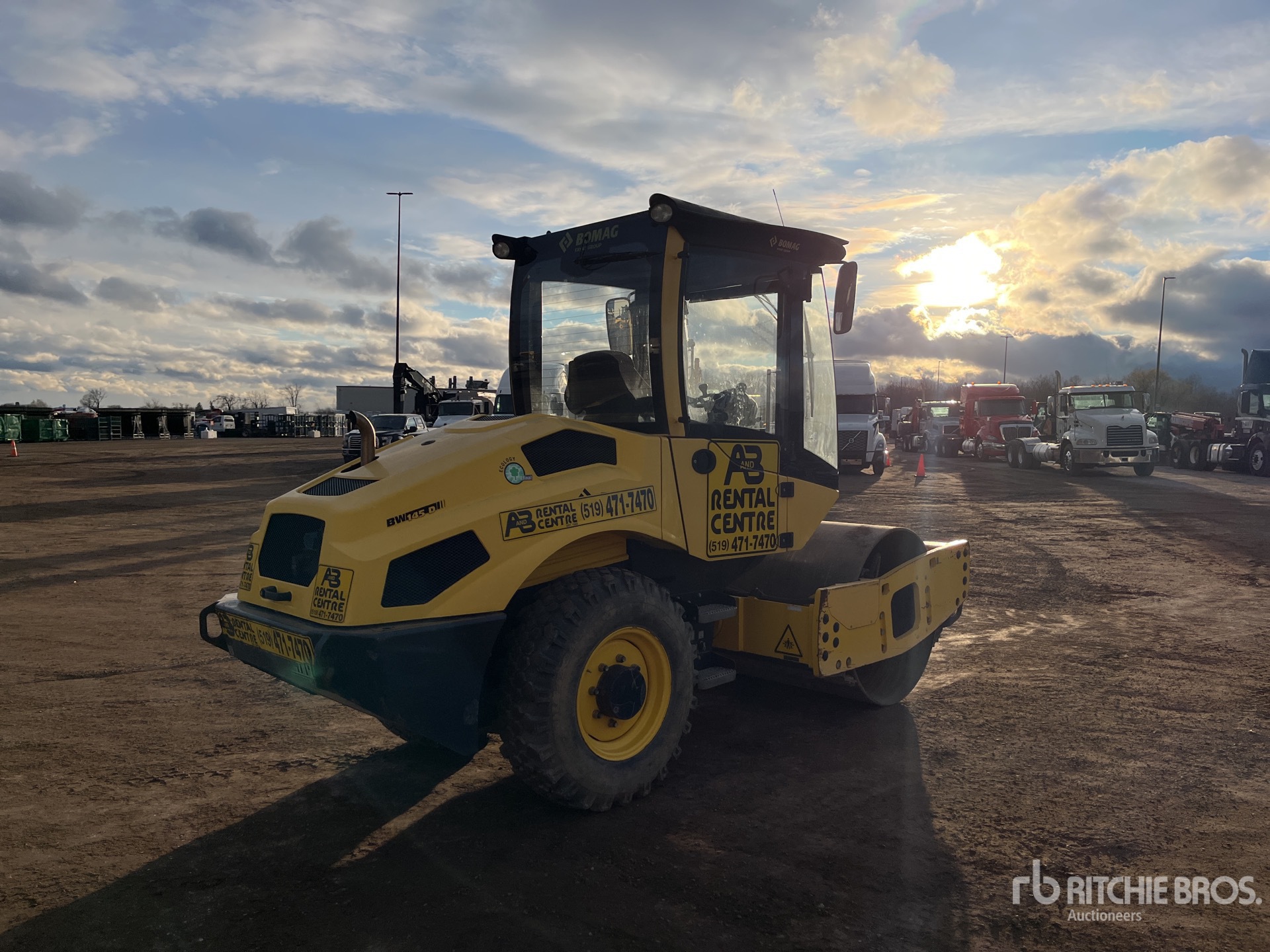 General Appearance with Picture, Right Rear Corner