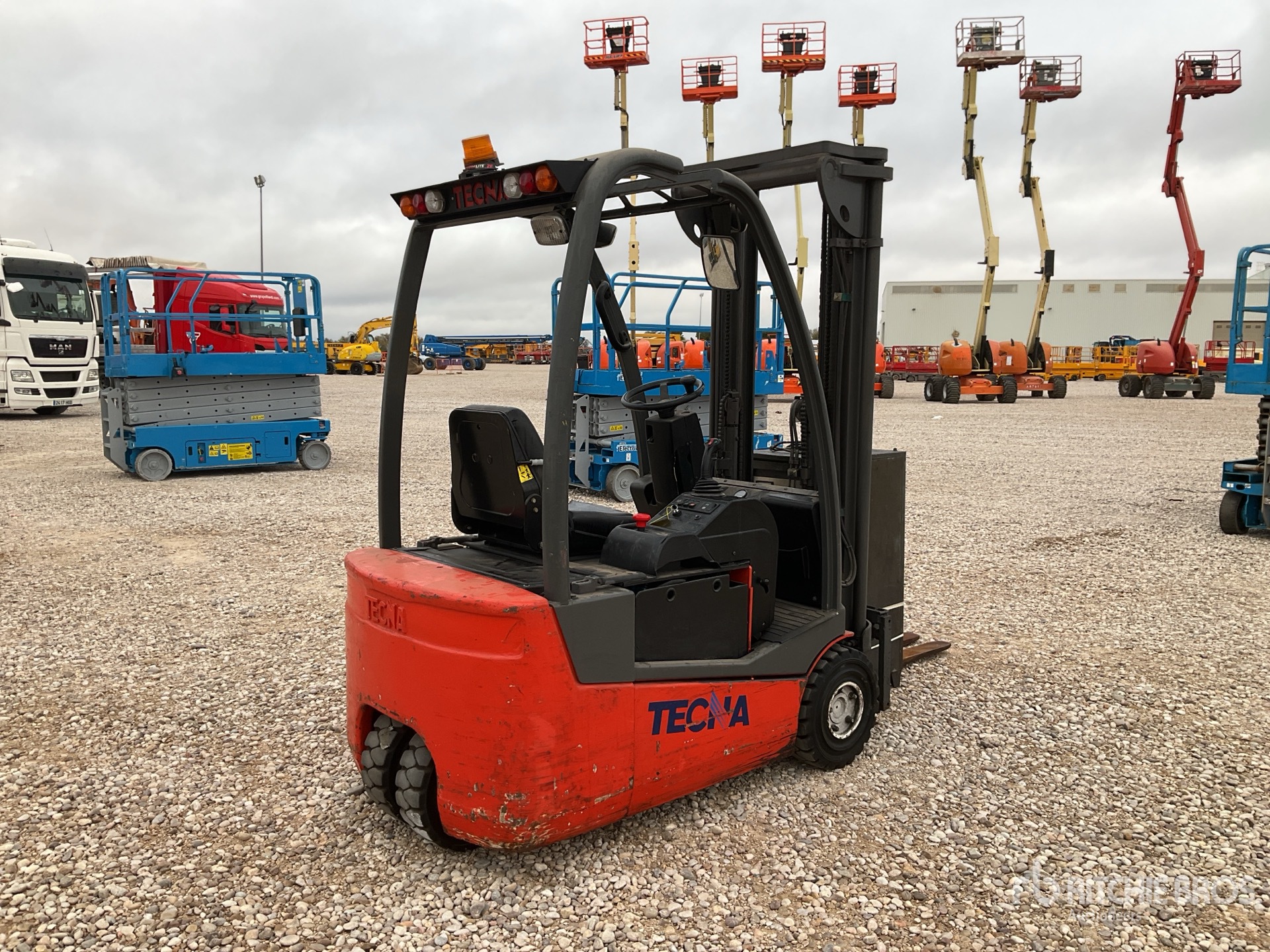 General Appearance with Foto, angolo anteriore sinistro