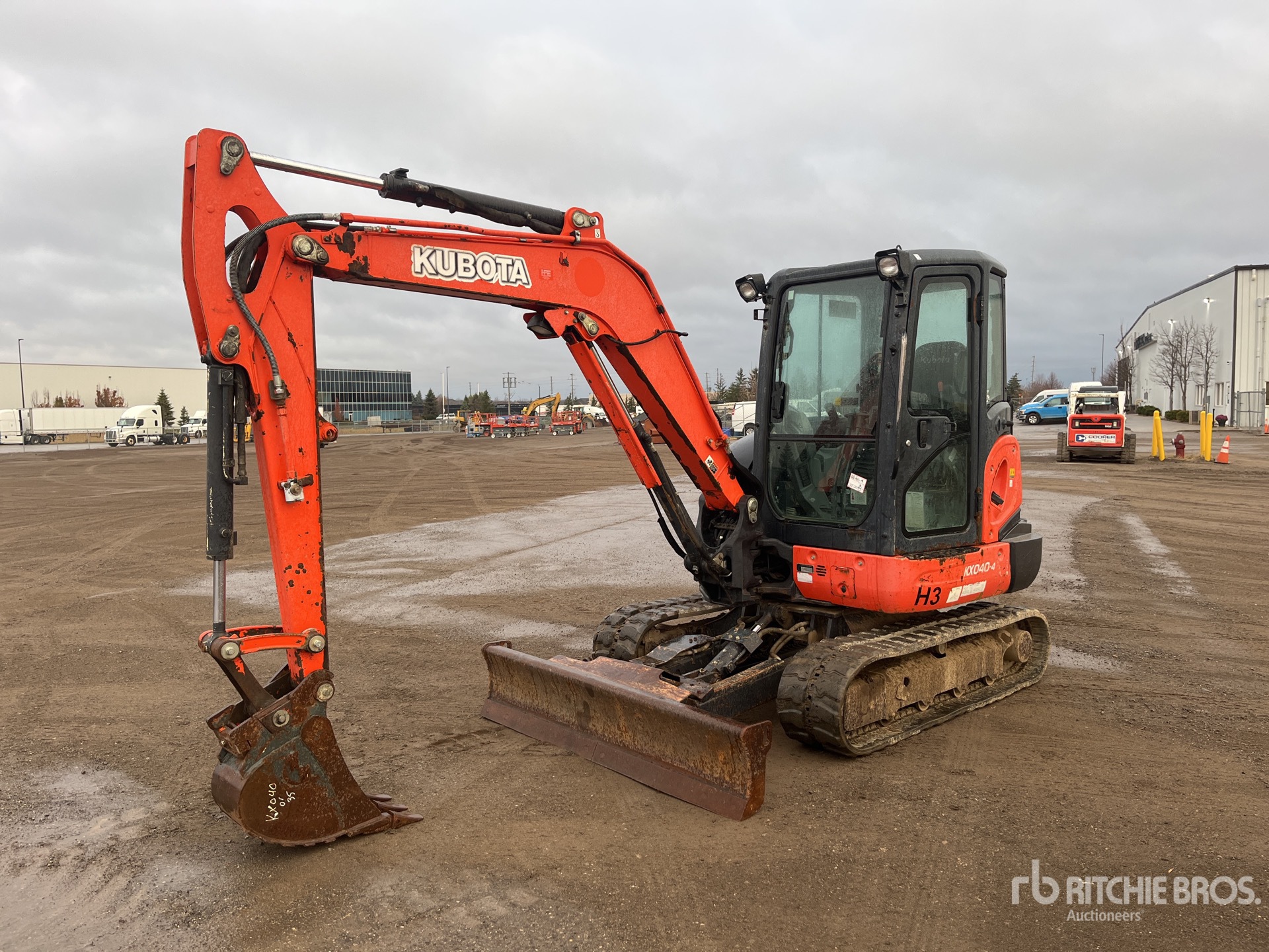 General Appearance with Picture, Left Front Corner