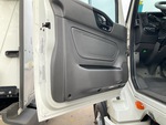 LN286404 - 2020 International LT625: Cab Doors