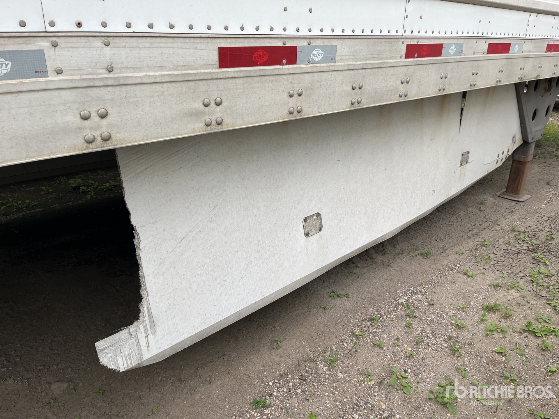 2019 Utility 4000DX