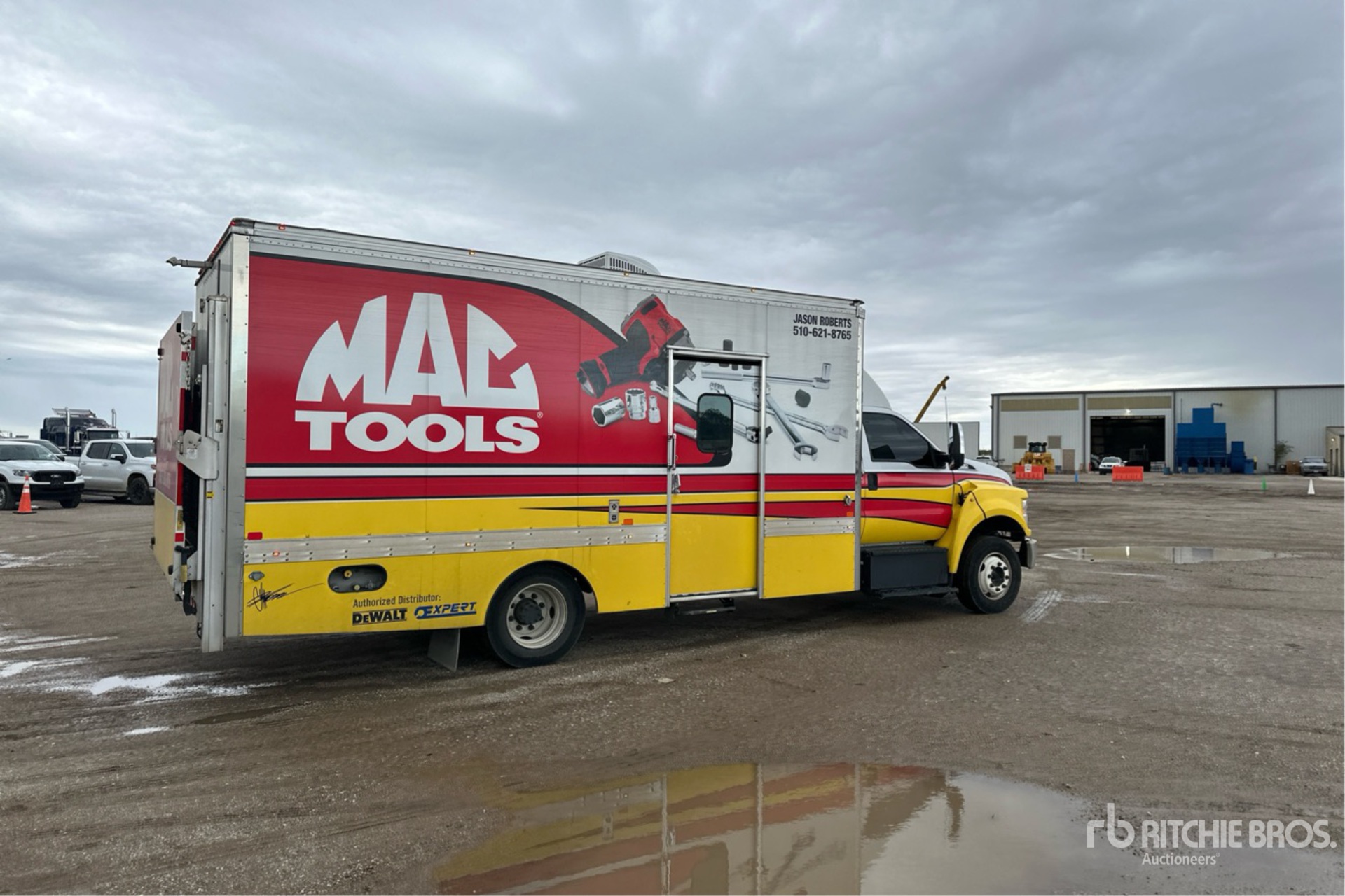 General Appearance with Picture, Right Rear Corner