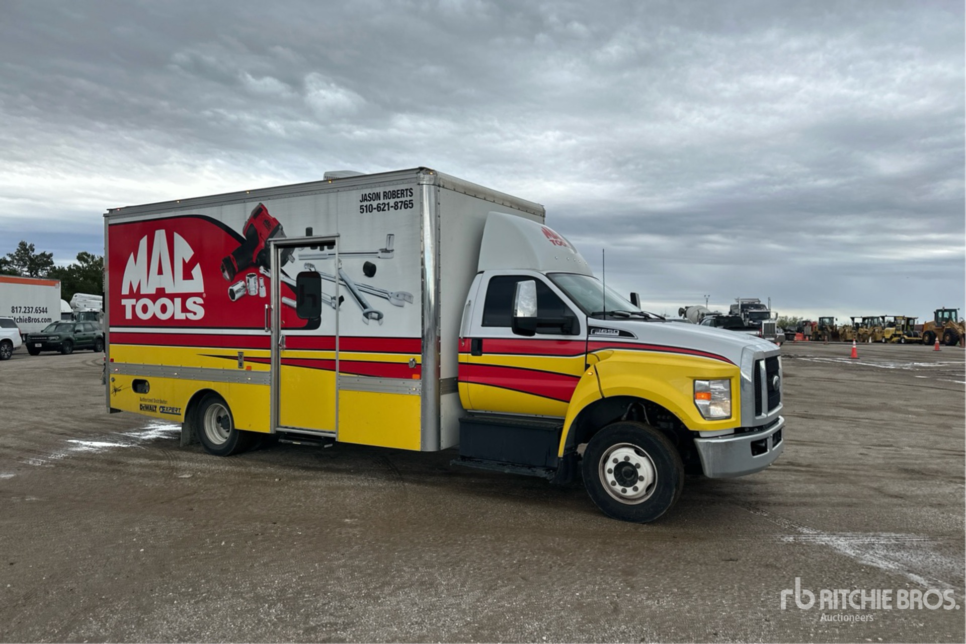 General Appearance with Picture, Right Front Corner