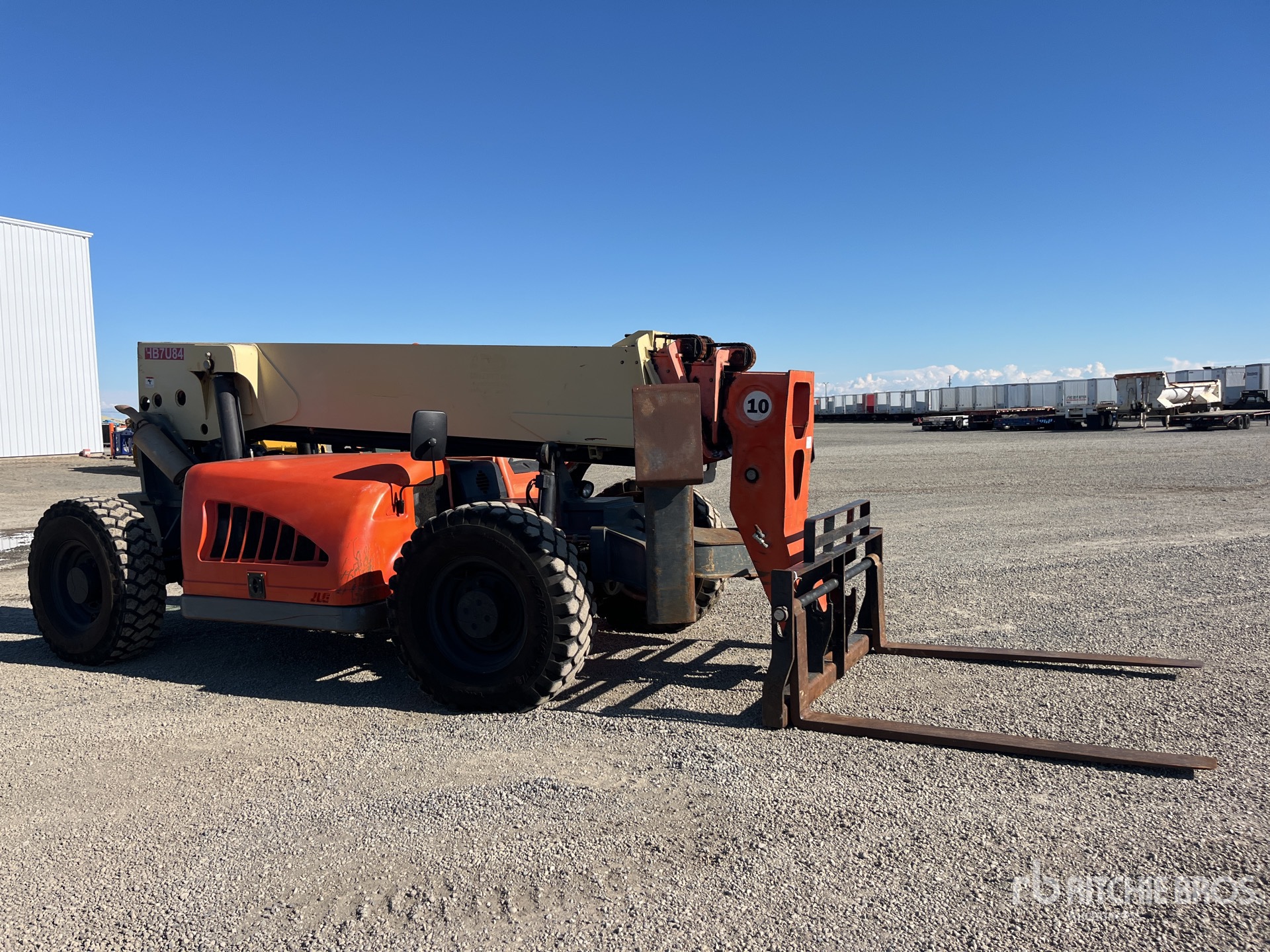 General Appearance with Picture, Right Front Corner