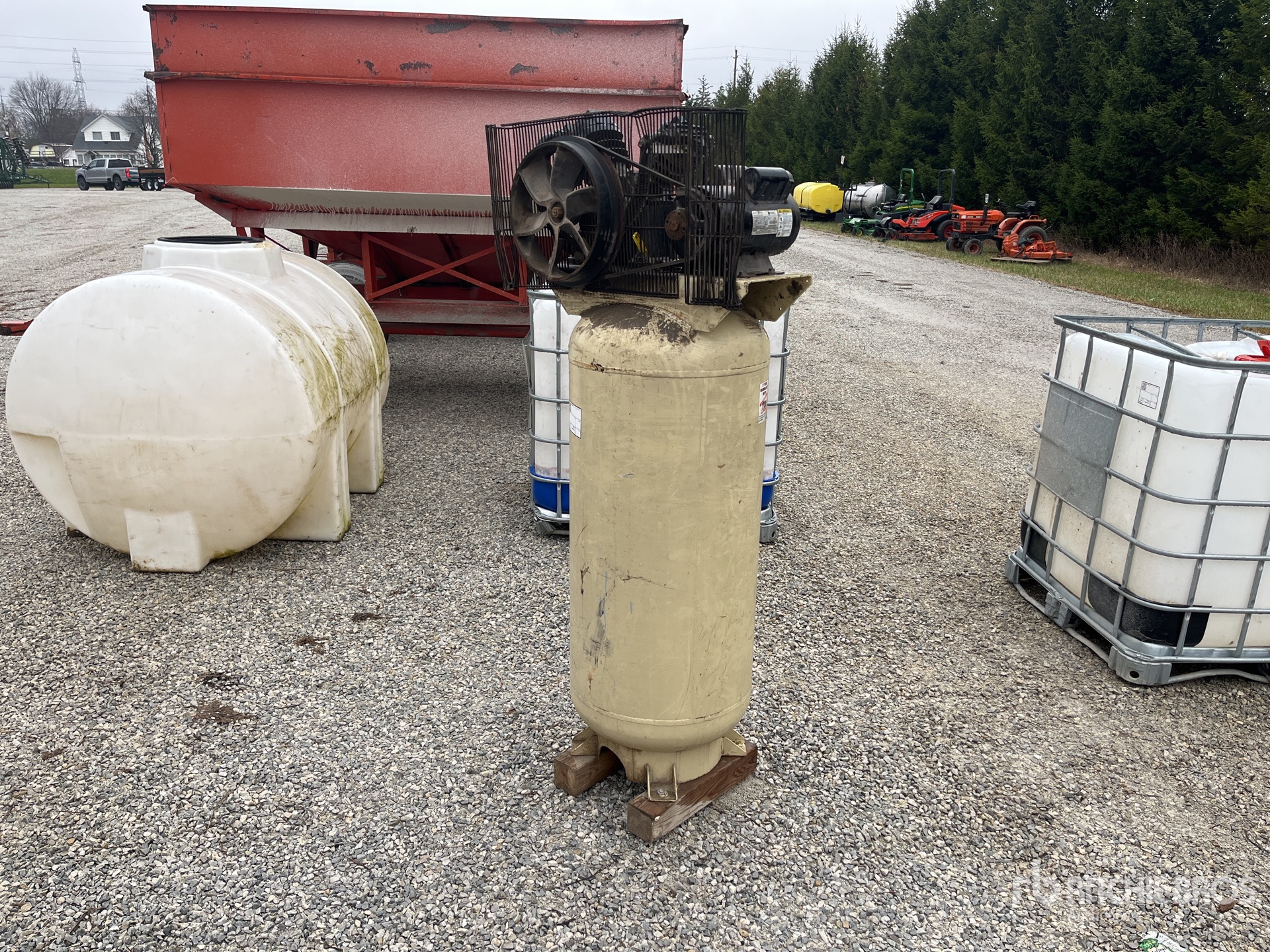 General Appearance with Featured Photo