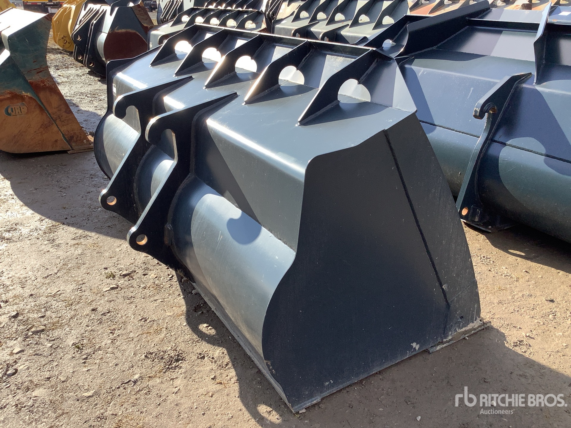 Hyundai HL940ATM 100 in 3.00 cyd General Purpose Wheel Loader Bucket ...