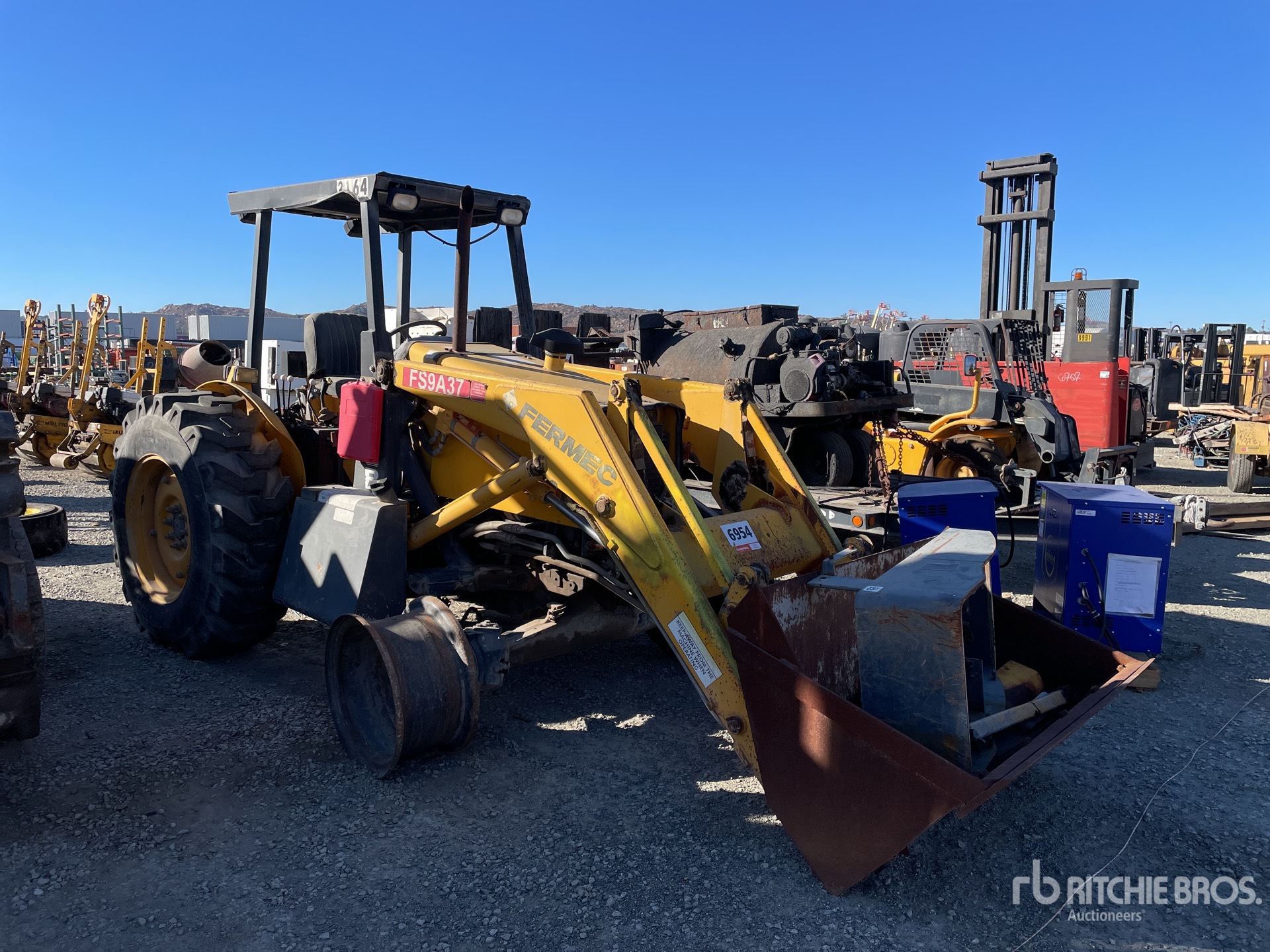 General Appearance with Picture, Right Front Corner