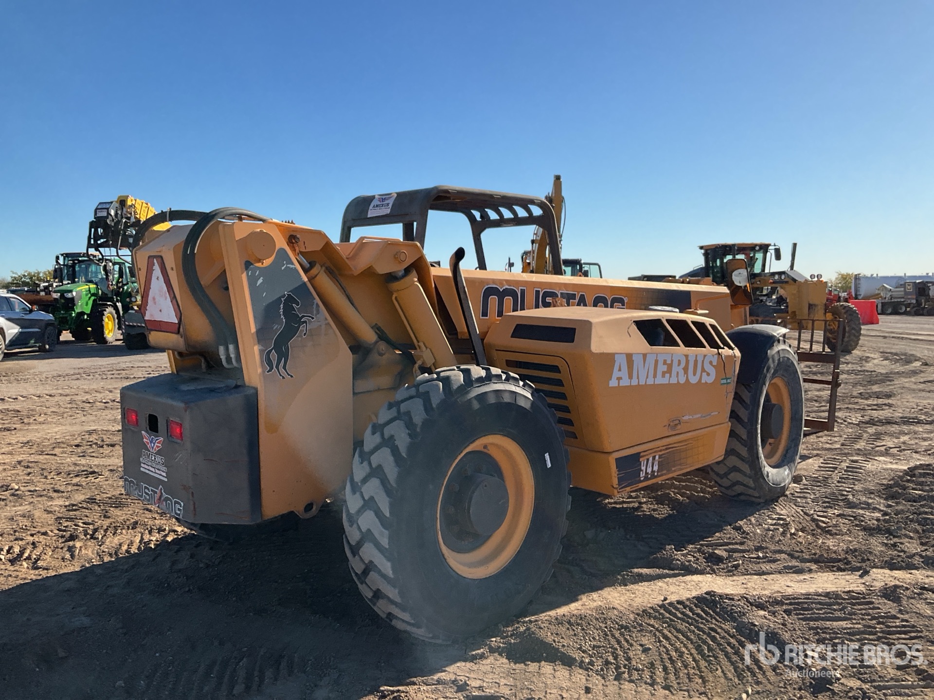 2006 Mustang 944L Telehandler | Ritchie Bros. Auctioneers