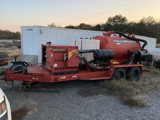 2015 Ditch Witch FX30 800 gal T/A Vacuum Excavation Unit