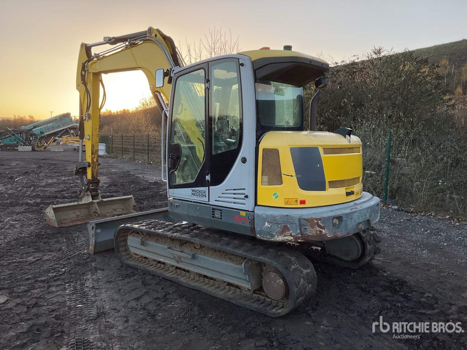 General Appearance with Picture, Left Rear Corner