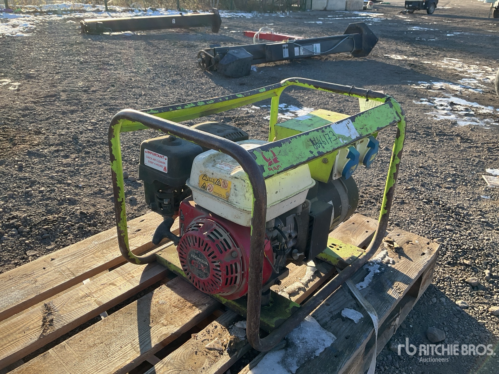 General Appearance with Picture, Left Rear Corner