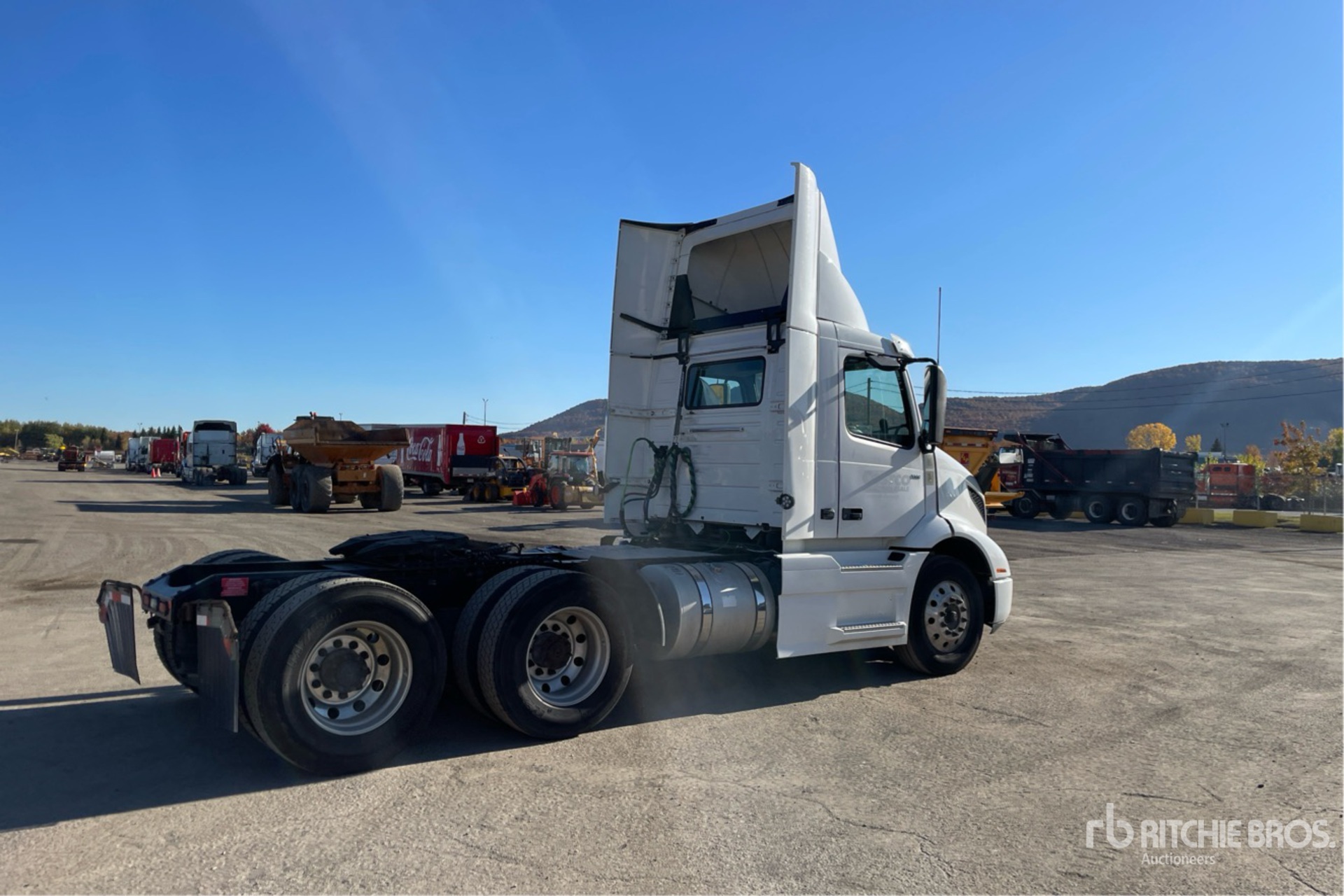 Aspect général with Image, coin arrière droit