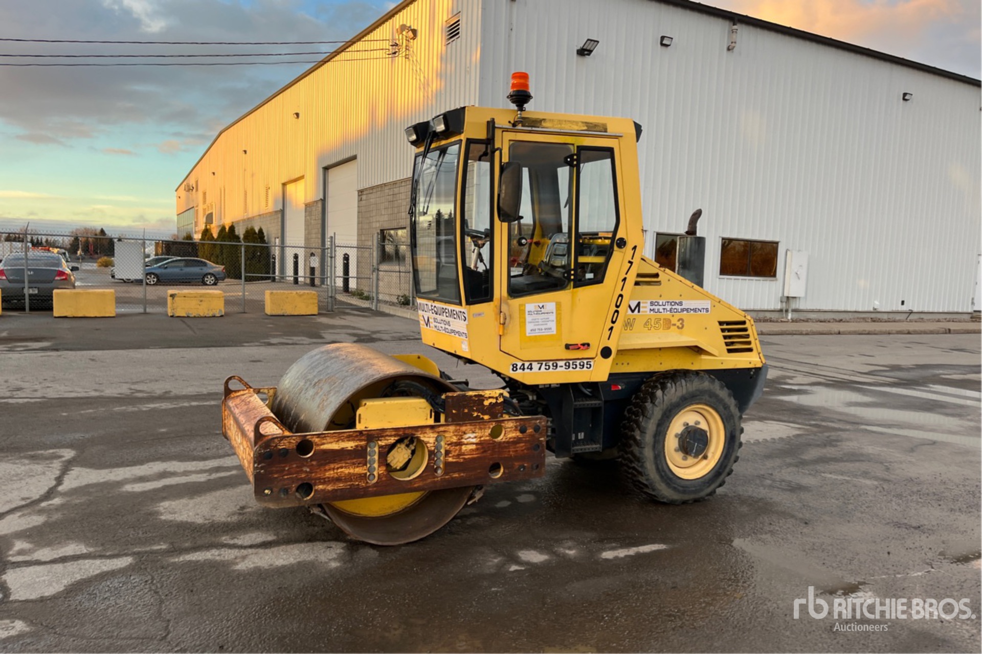 General Appearance with Picture, Left Front Corner