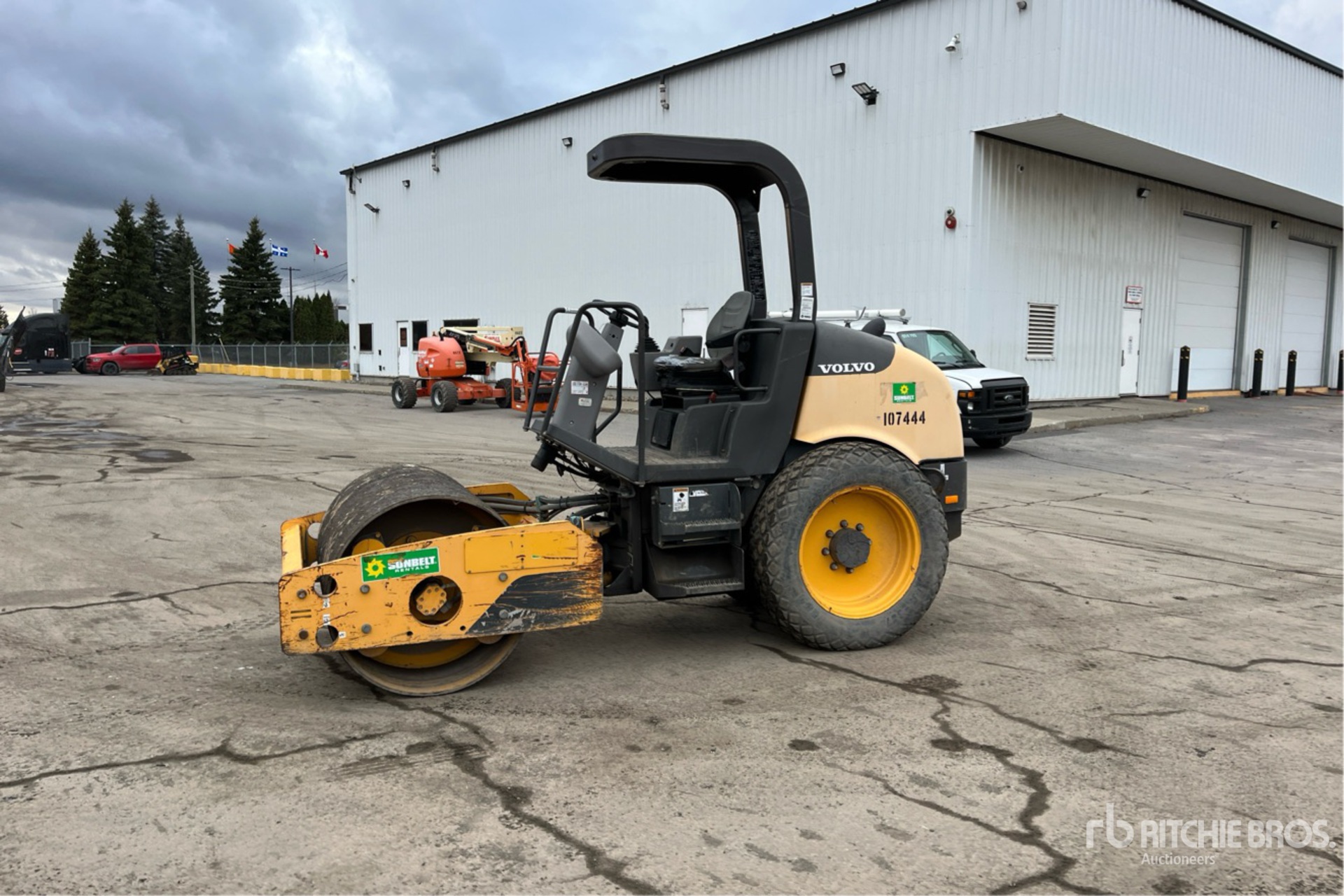 General Appearance with Picture, Left Front Corner