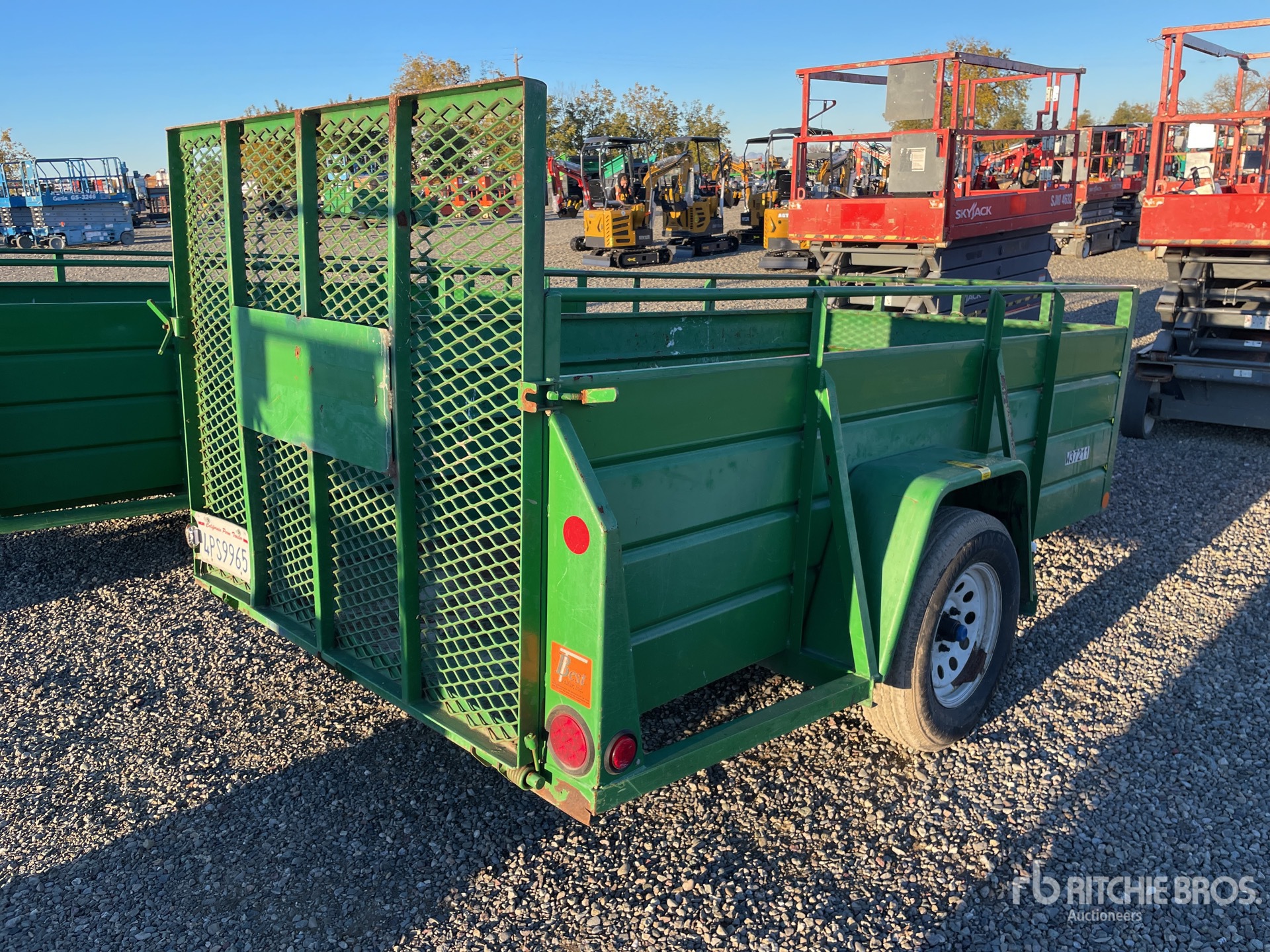 General Appearance with Picture, Right Rear Corner