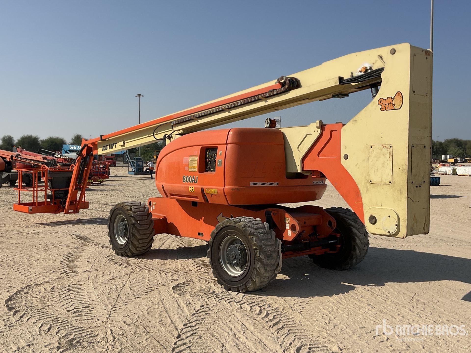 Aspect général with Image, coin arrière gauche