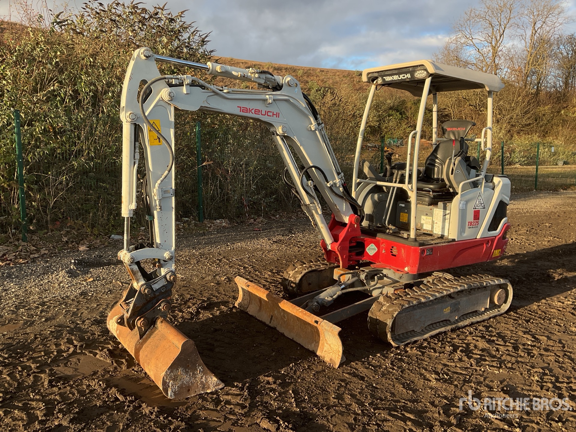 General Appearance with Picture, Left Front Corner