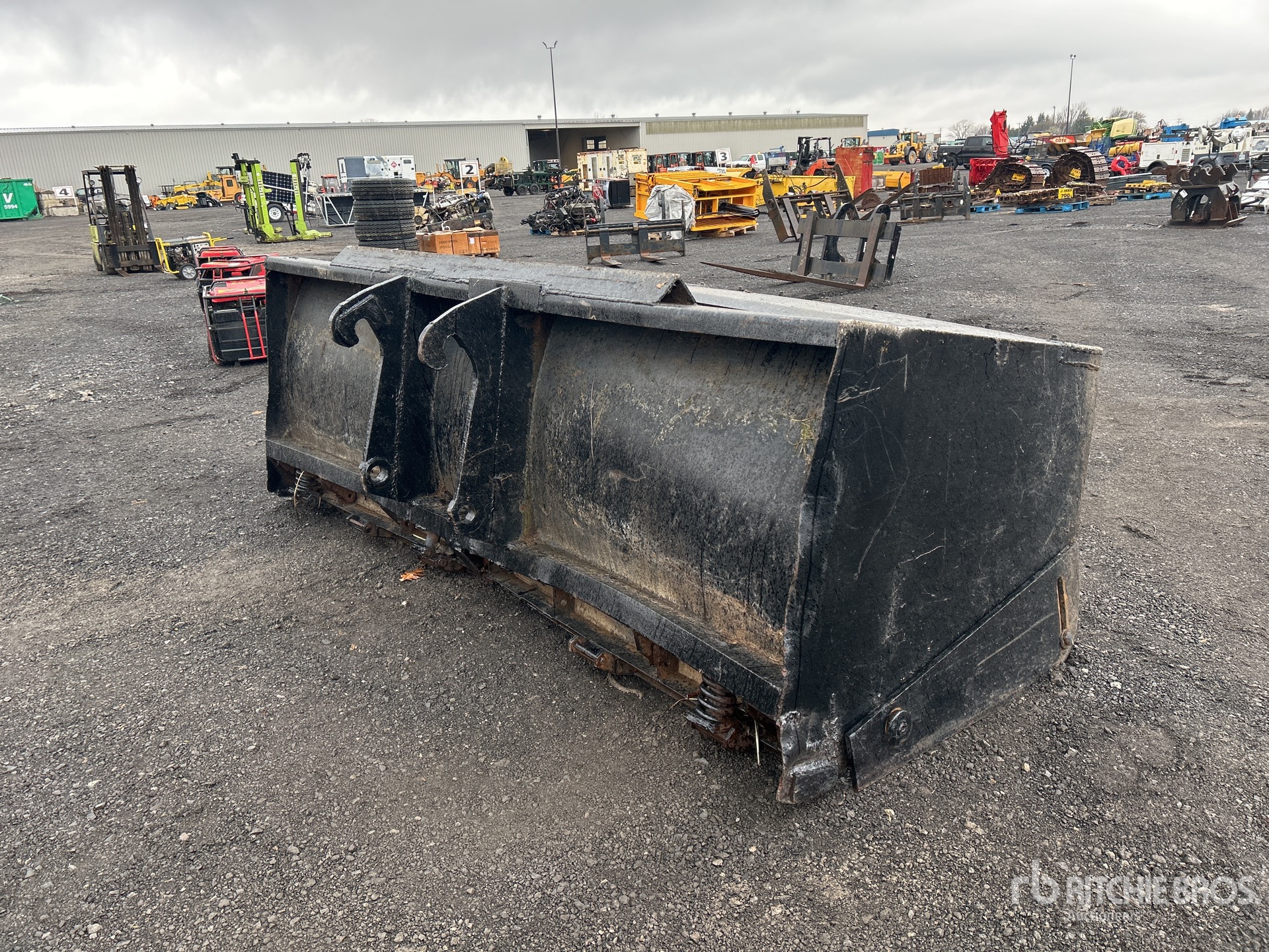 Aspect général with Image, coin arrière droit