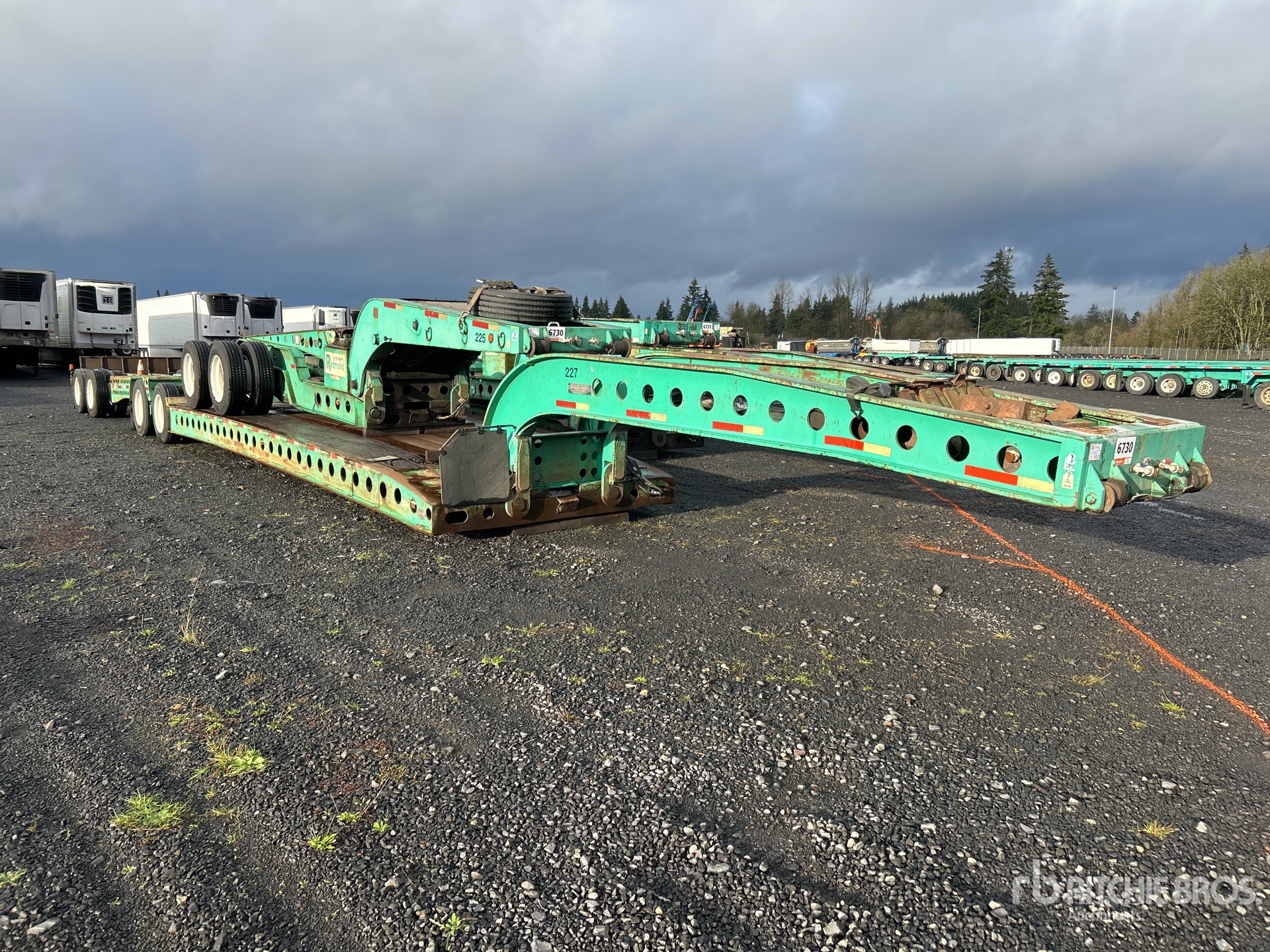 General Appearance with Picture, Right Front Corner