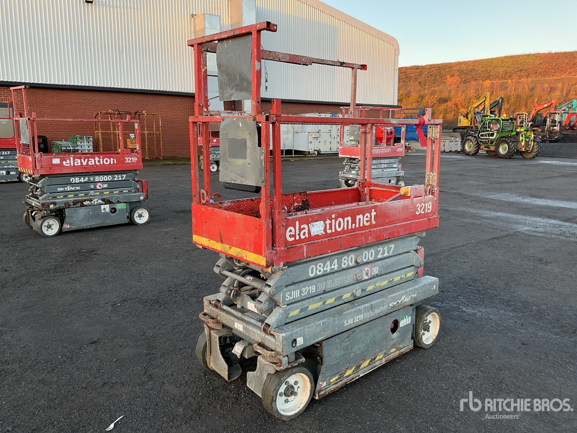 General Appearance with Picture, Right Rear Corner