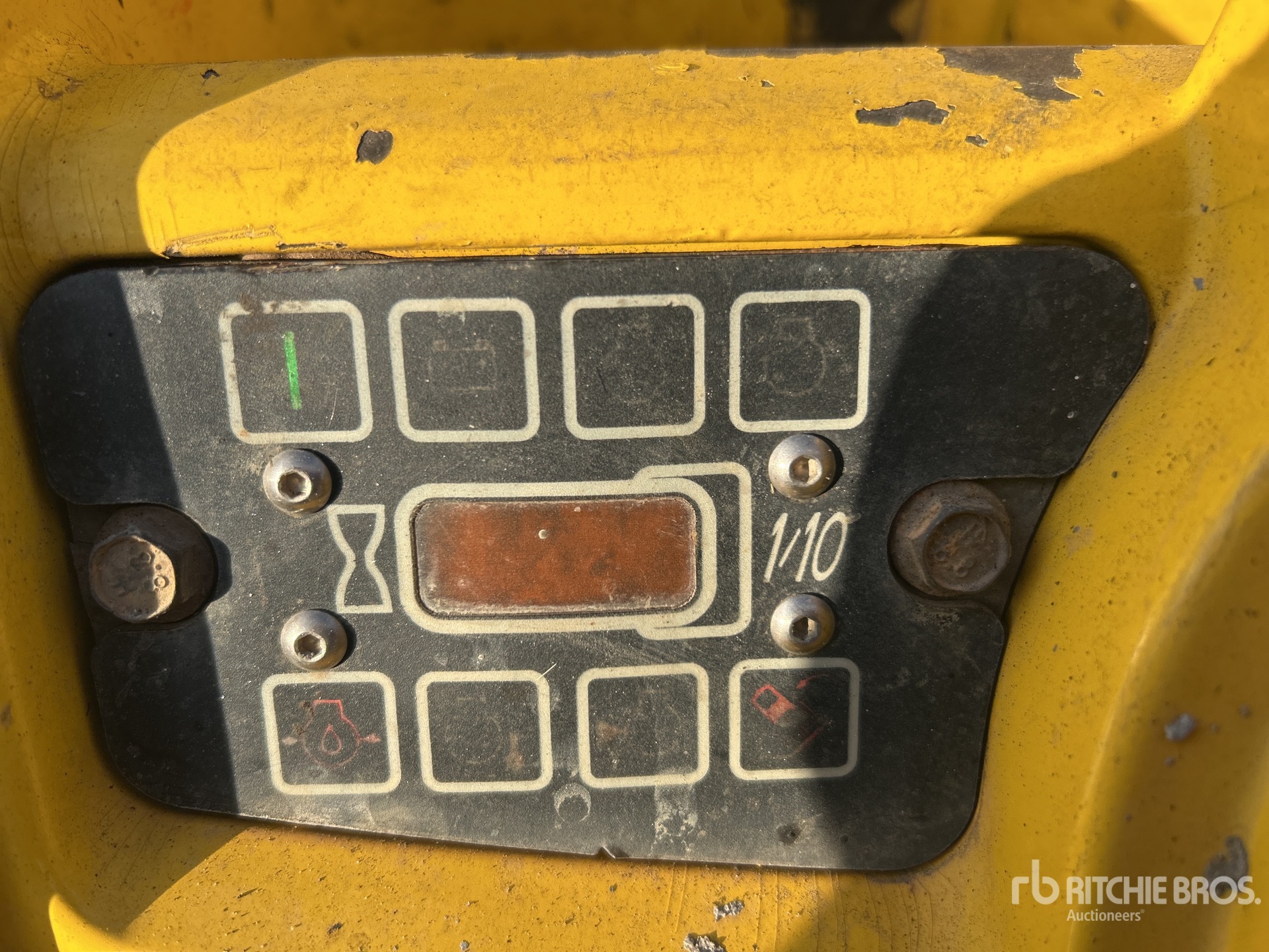 General Appearance with Hour Meter / Odometer