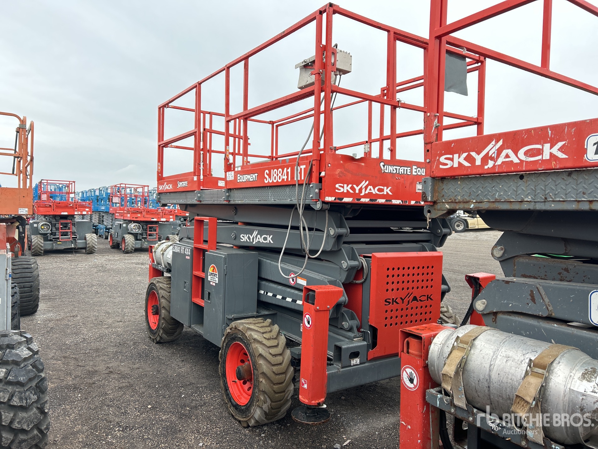 General Appearance with Picture, Right Front Corner