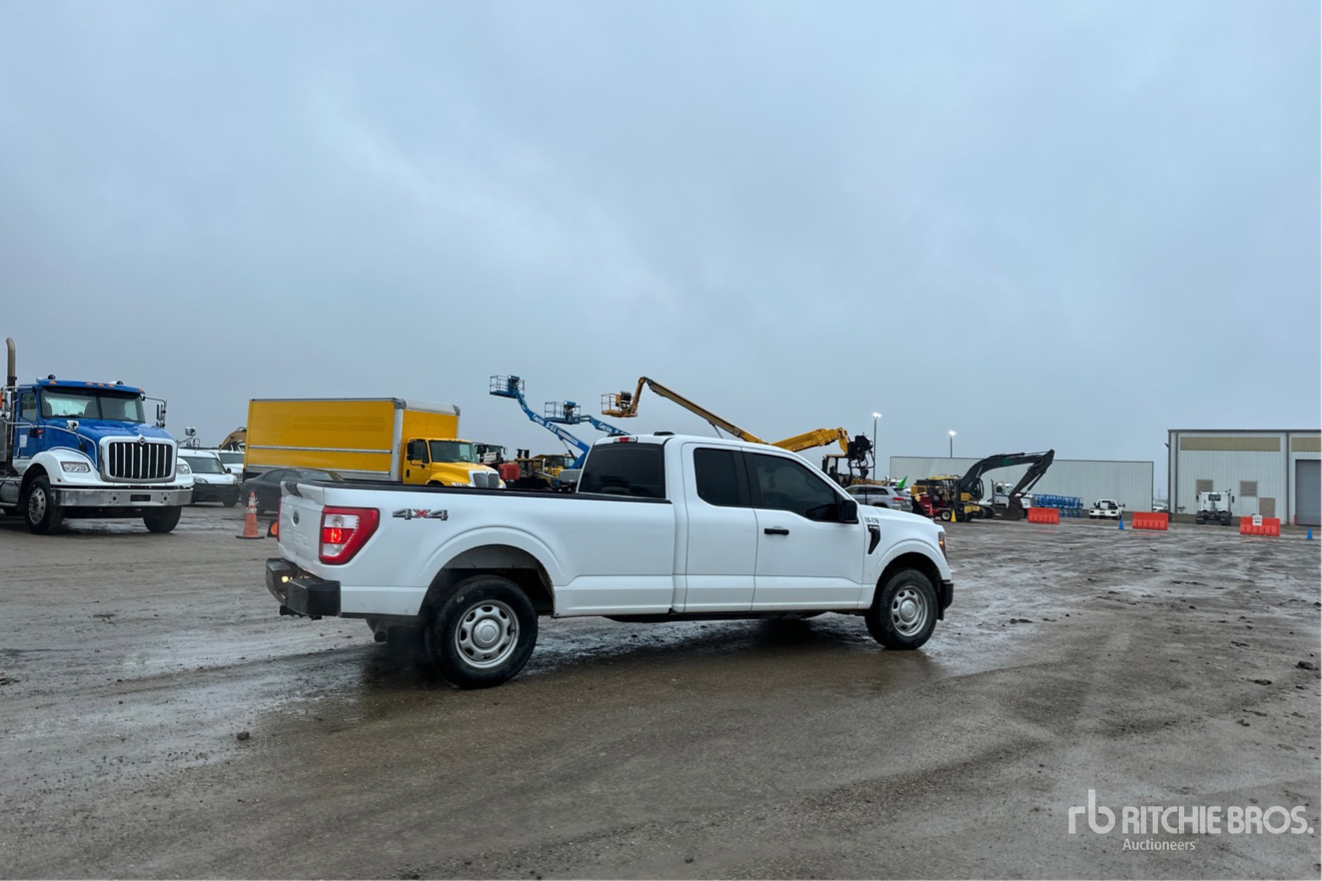 General Appearance with Picture, Right Rear Corner