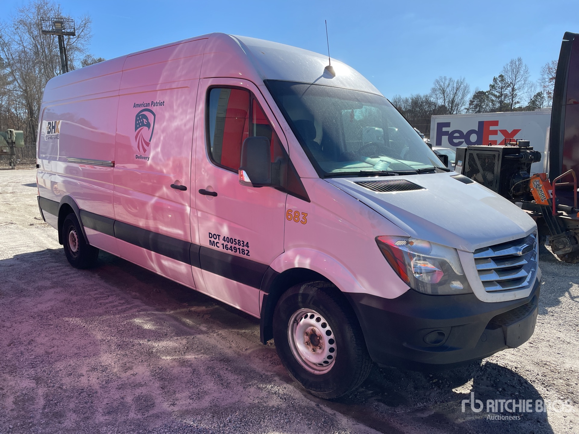 General Appearance with Foto, angolo anteriore destro