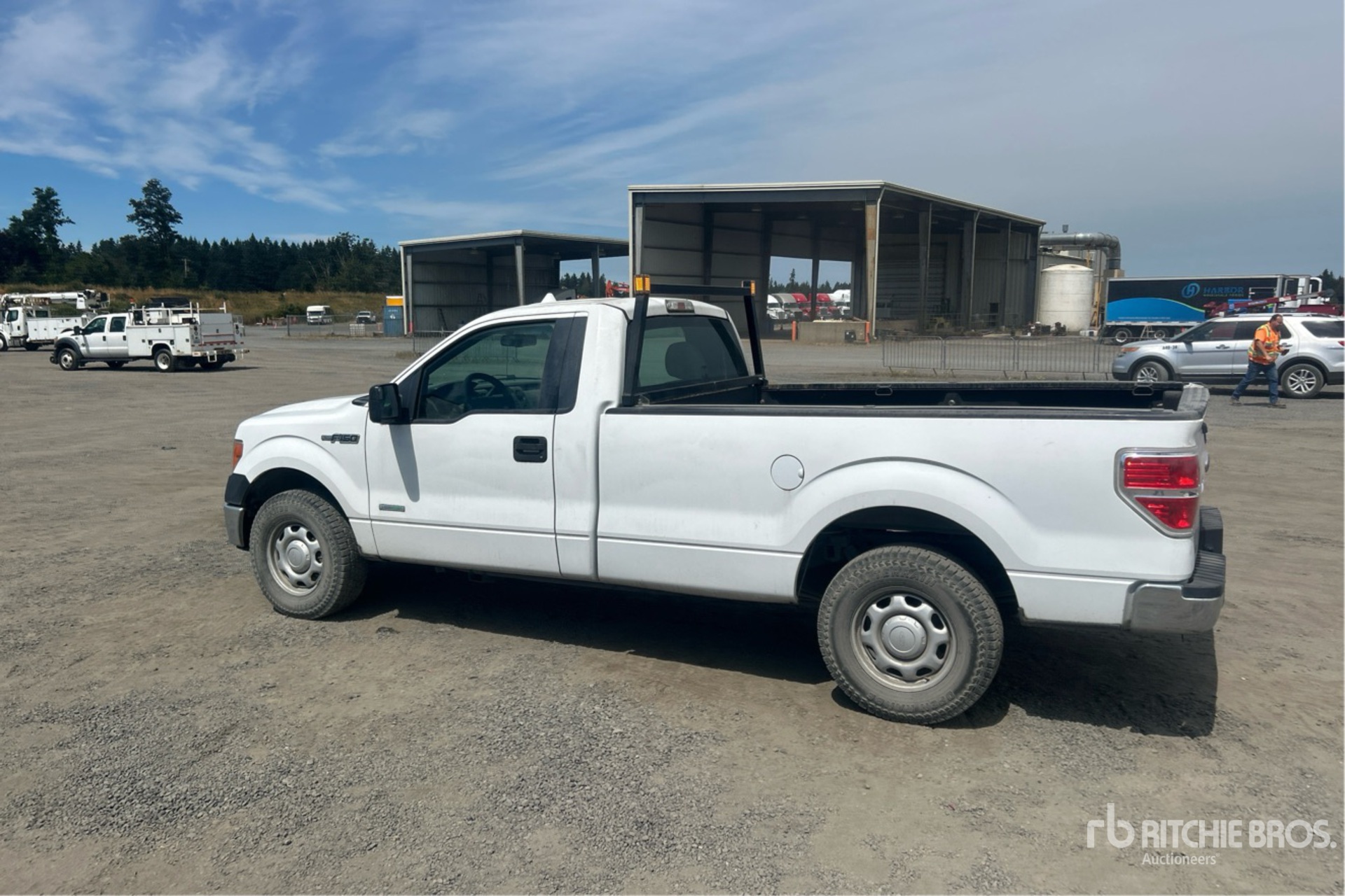 General Appearance with Picture, Left Rear Corner