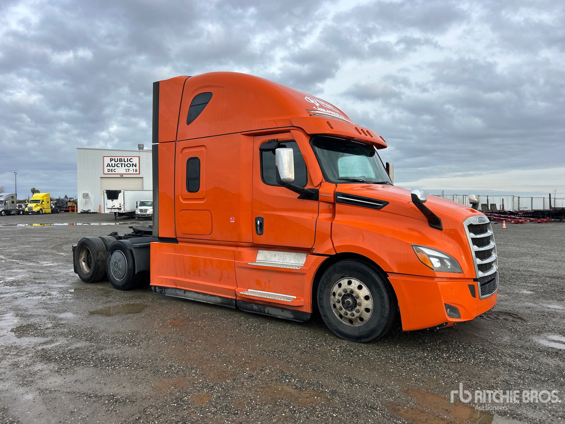 General Appearance with Picture, Right Front Corner