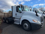 LN287606 - 2020 International LT625: Picture, Right Front Corner