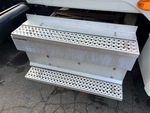 LN287606 - 2020 International LT625: Steps