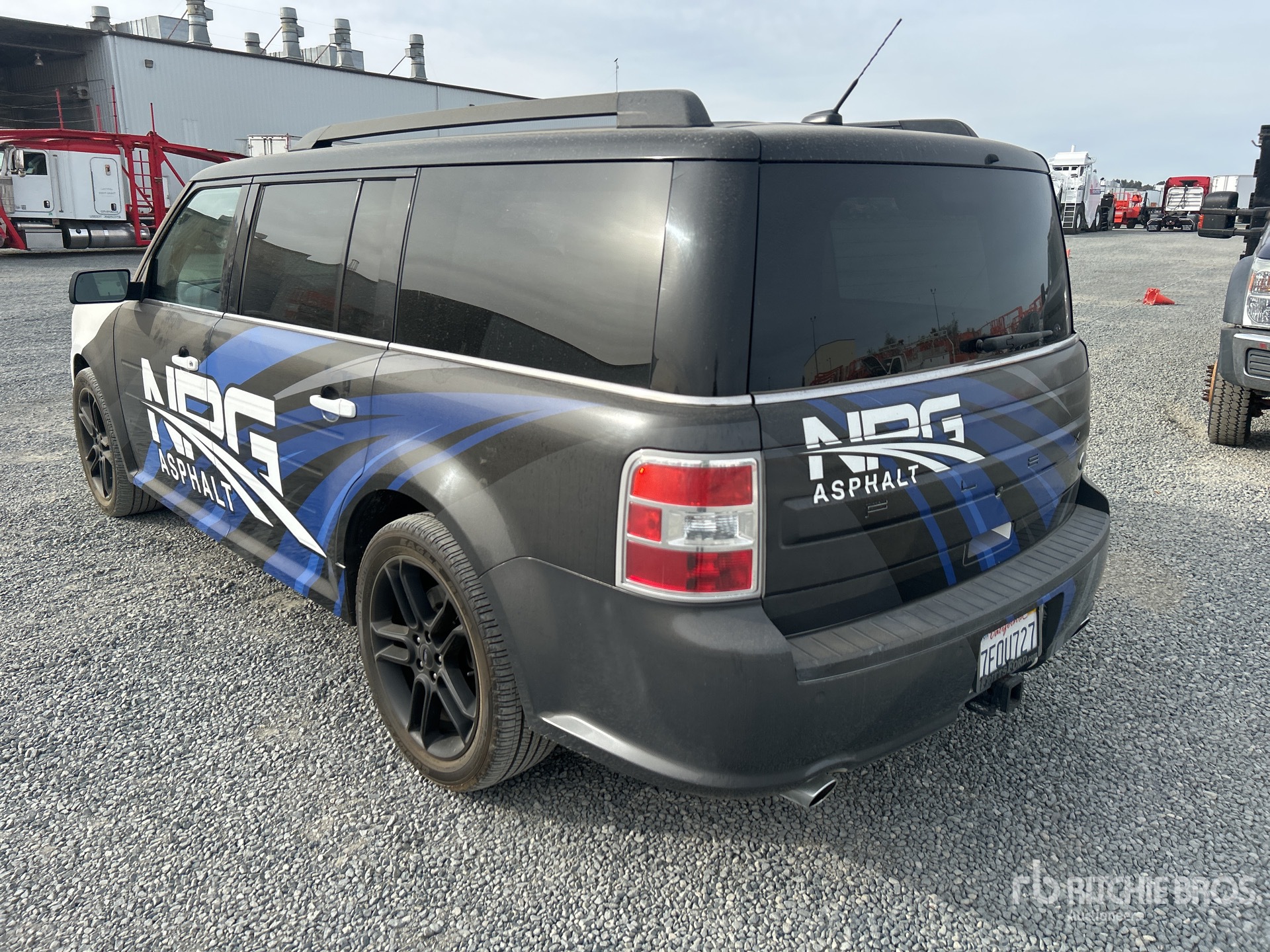 General Appearance with Picture, Left Rear Corner