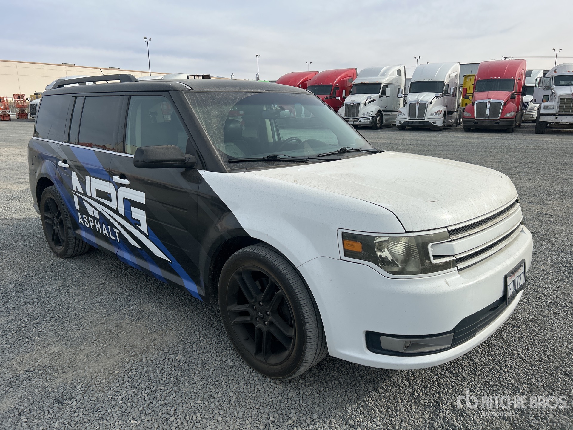 General Appearance with Picture, Right Front Corner