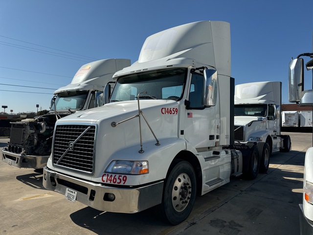 2015 Volvo VNM 6x2 T/A Day Cab Truck Tractor