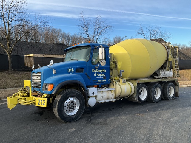 2003 Mack CV713 Granite 8x4 Mixer Truck 2003 Mack CV713 Granite 8x4 Mixer Truck