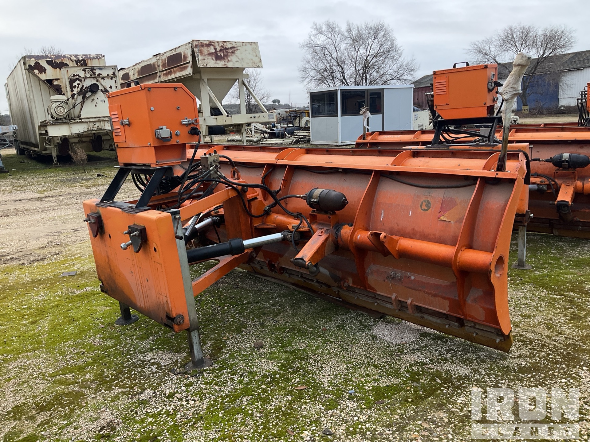 General Appearance with Foto, angolo posteriore sinistro