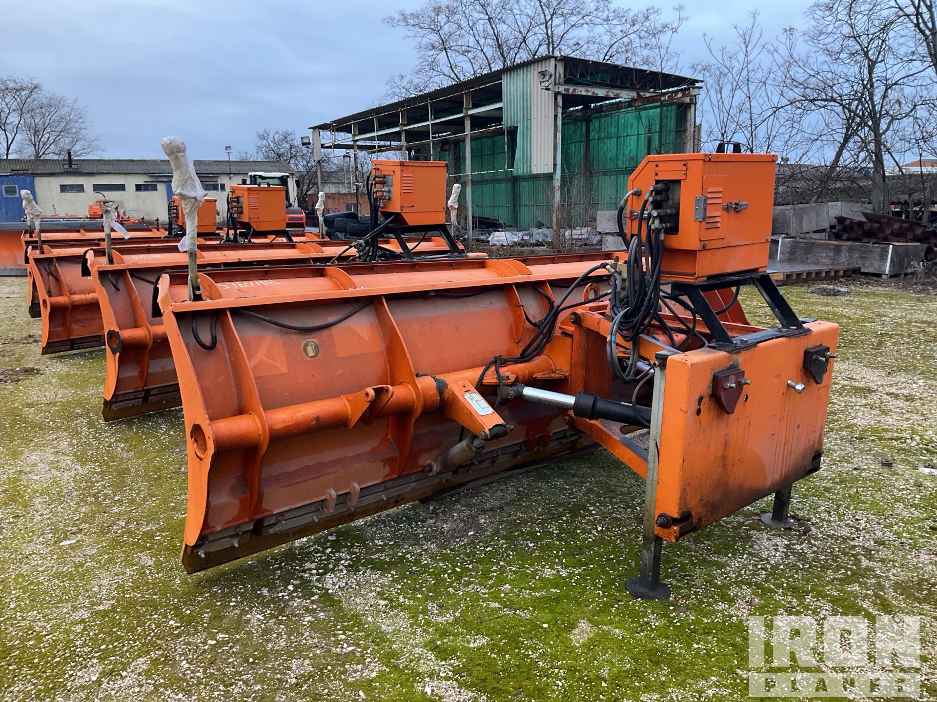 General Appearance with Foto, angolo anteriore sinistro