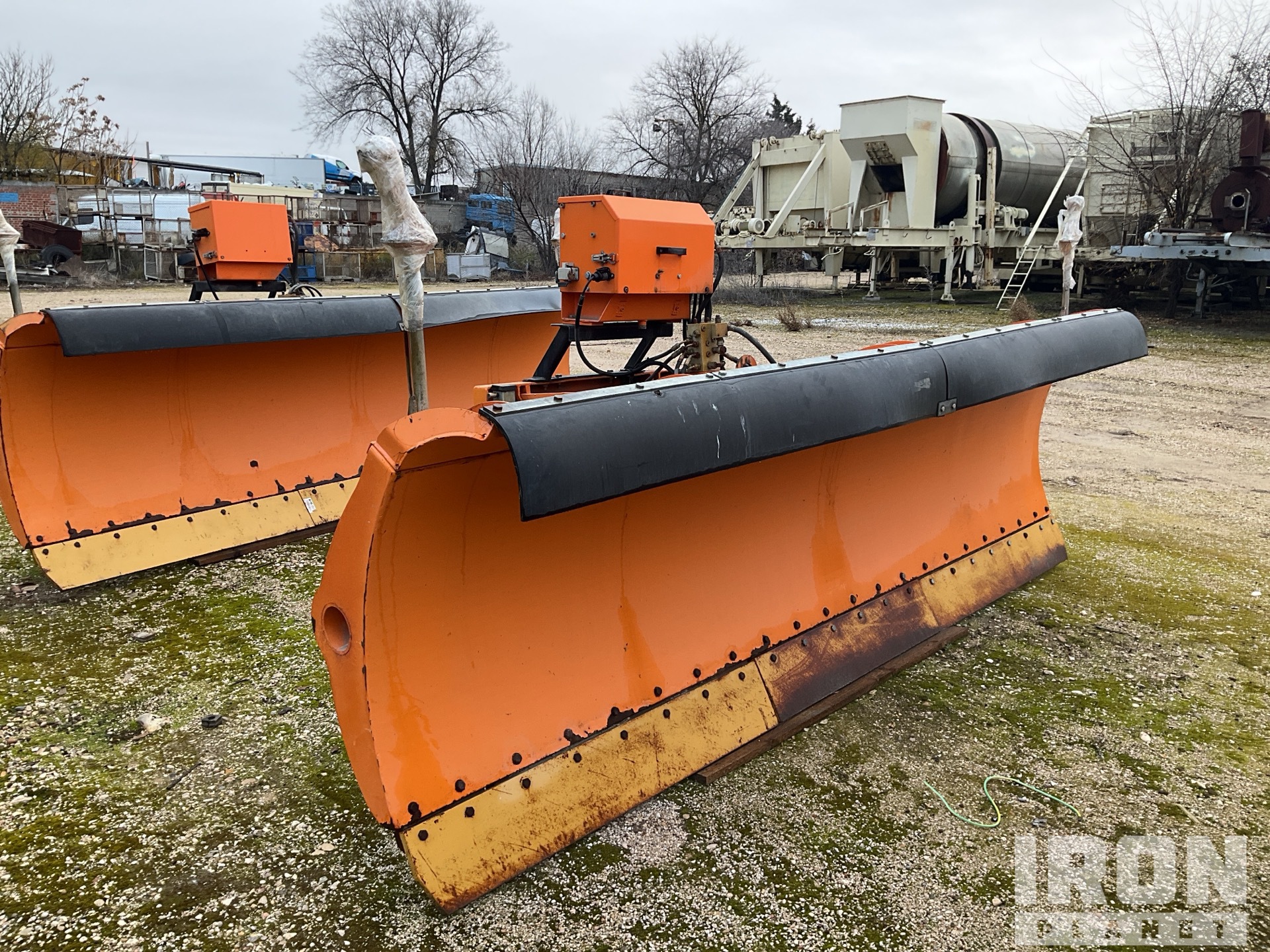 General Appearance with Foto, angolo anteriore sinistro