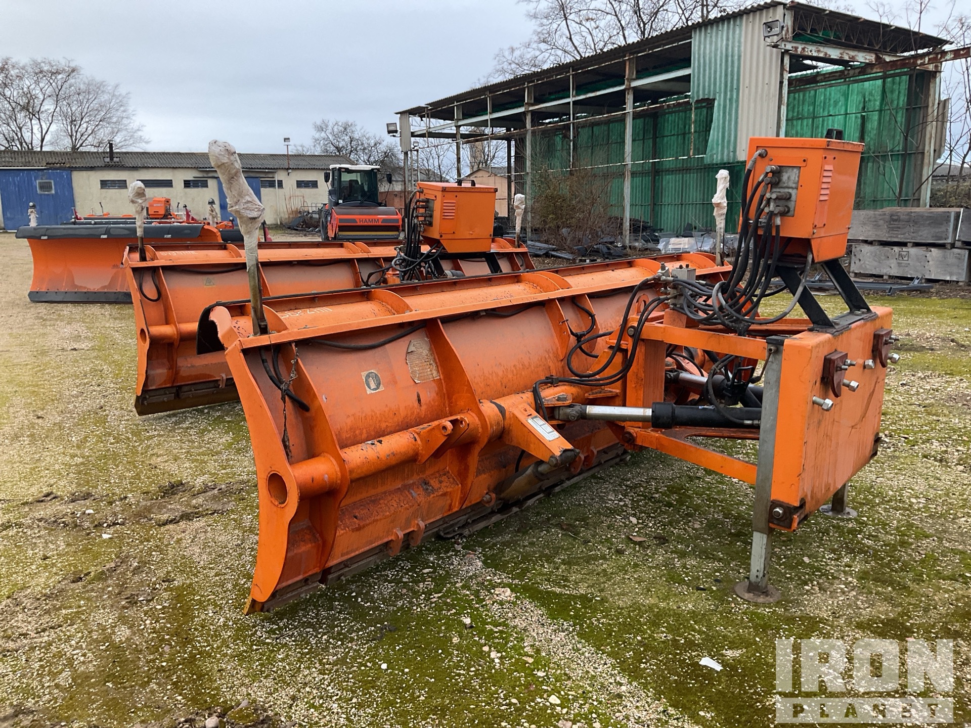 General Appearance with Foto, angolo anteriore sinistro