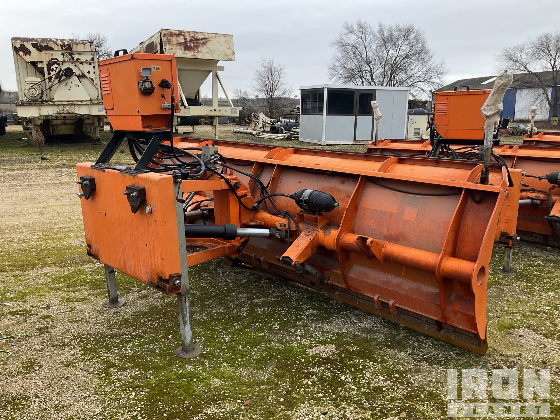 General Appearance with Foto, angolo posteriore sinistro